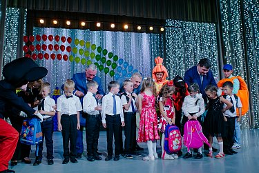 Депутаты подвели итоги акции «Соберем ребенка в школу»